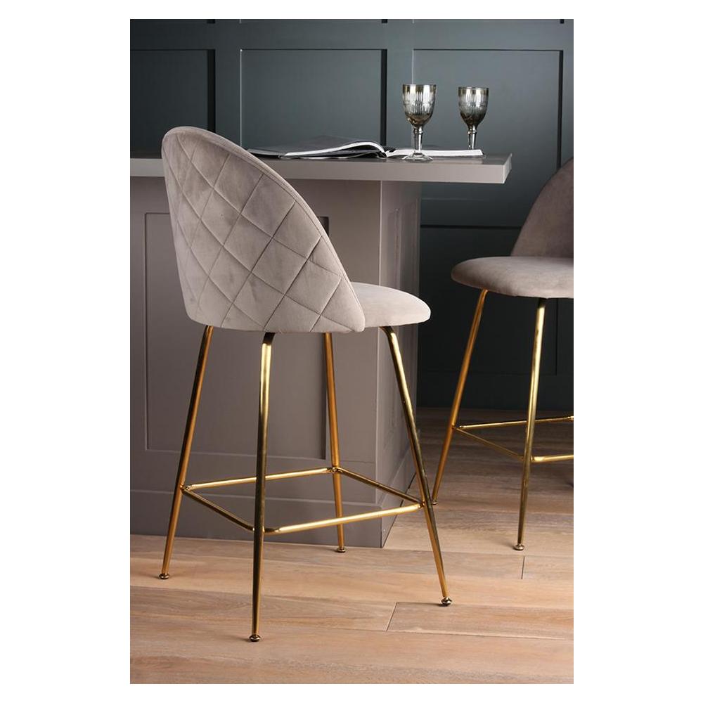 5 Stylish Ways to Incorporate Bar Stools In A Small Flat