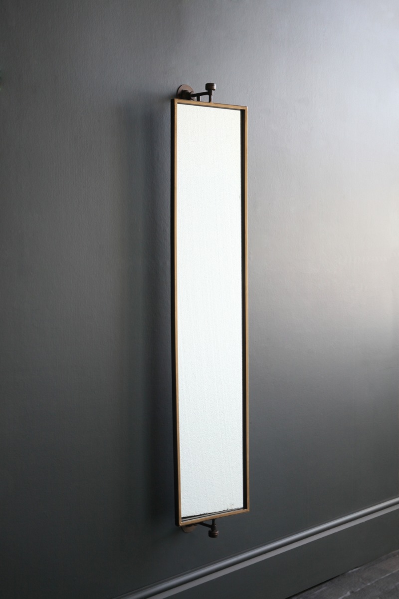 The full-length design of our Industrial Swivel mirror lends itself well to bedroom use.
