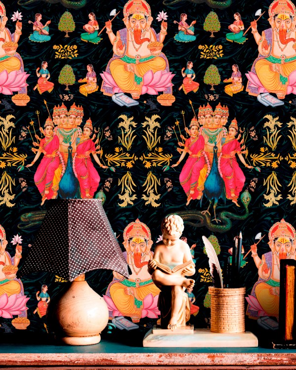 Colours galore! Our Goddess Wallpaper is bursting with style!